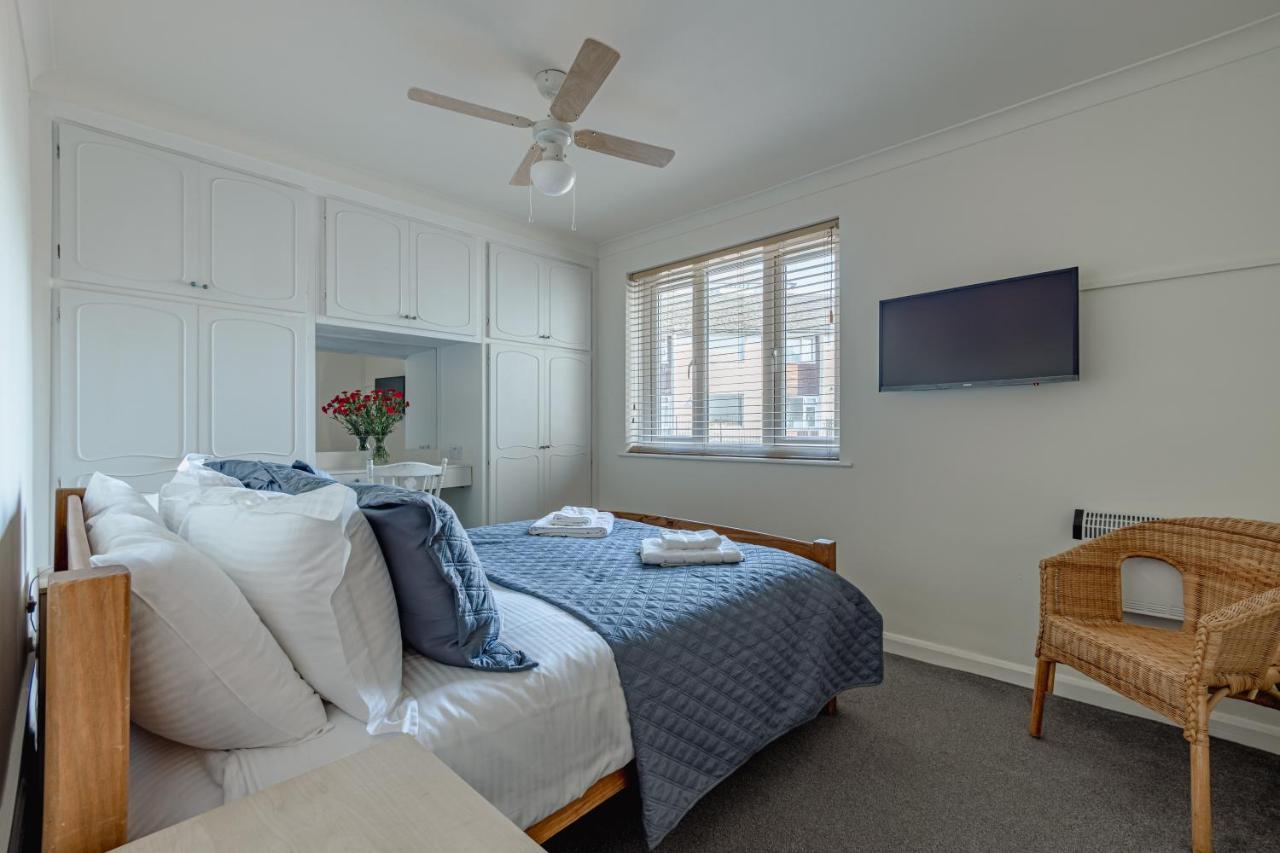 Luxury 2 Bed Room Lake View Apt Bowness Parking ภายนอก รูปภาพ