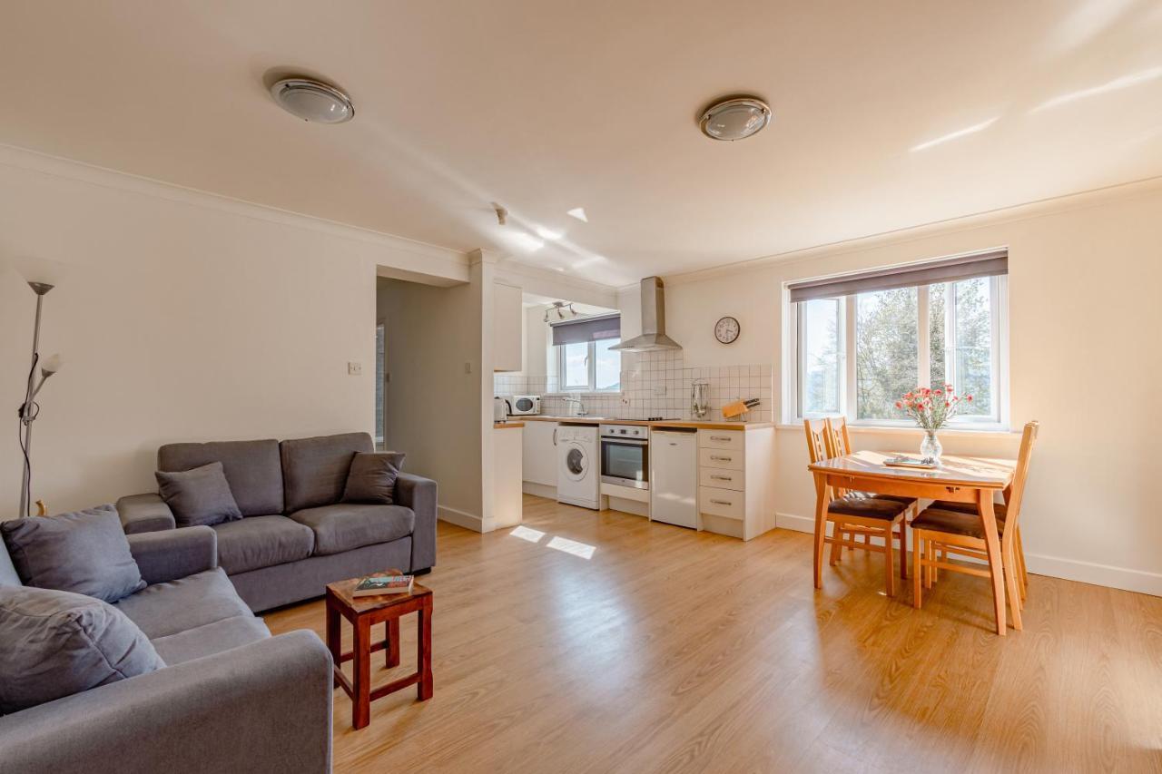 Luxury 2 Bed Room Lake View Apt Bowness Parking ภายนอก รูปภาพ